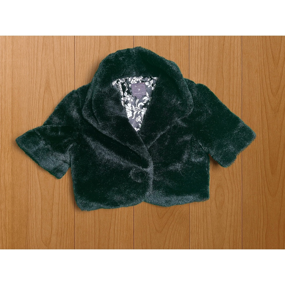 Forever 21 Black Faux Fur Cropped Jacket (Size M)